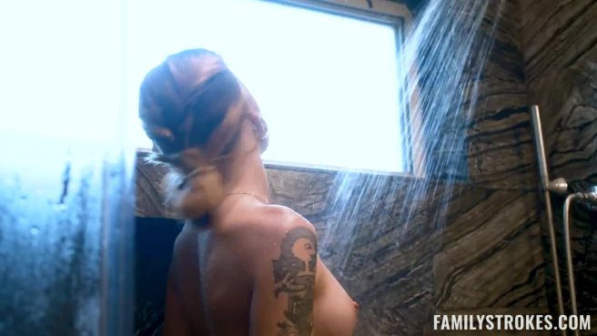 Без тройничка вечер нельзя назвать удачным #2