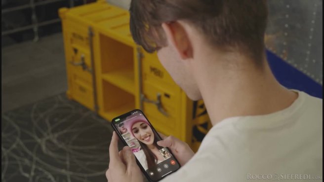 Не жалко попочки для братишки #1