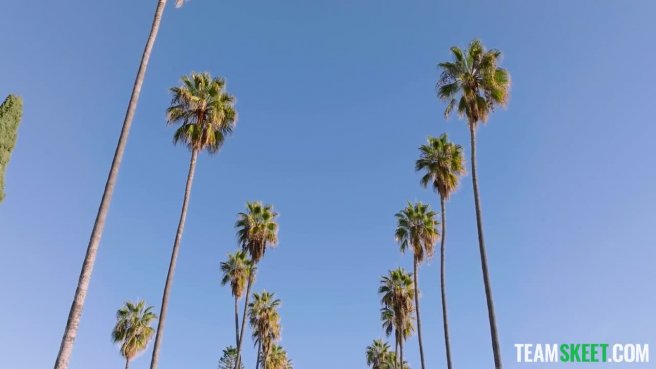 Доказал бабам, что они никакие не лесбиянки #1